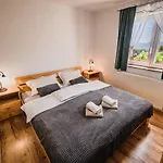 Eko Pony Ranch Ogrizek Lägenhet