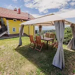 Eko Pony Ranch Ogrizek Lägenhet