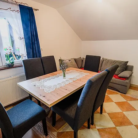 Eko Pony Ranch Ogrizek פודצ'טרטק