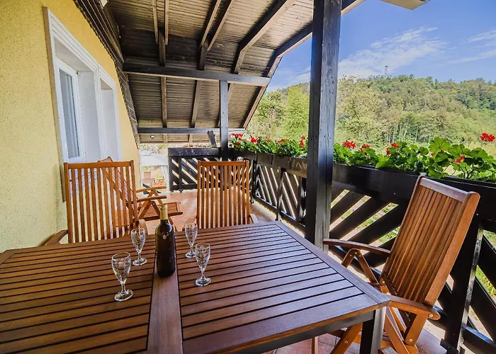 Eko Pony Ranch Ogrizek アパート ポドチェトルテク